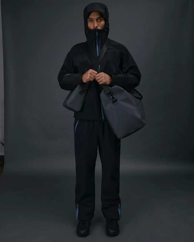 ar 全球发布「LIGHTBLAZE 流光跑鞋」AG旗舰厅网站首页adidas 
