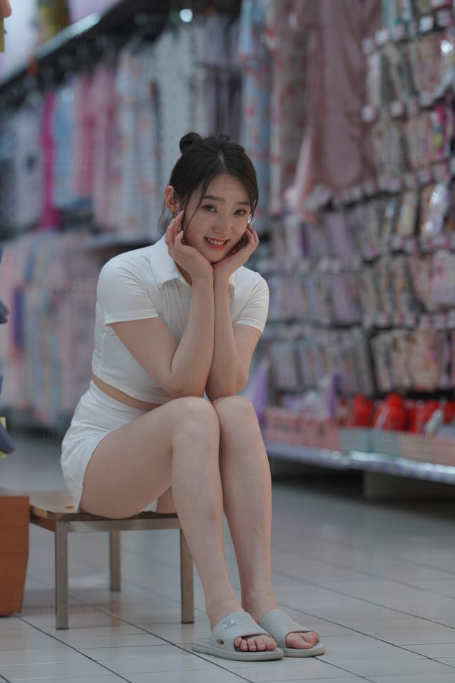 足大赏我一个女的都觉得性感AG旗舰厅网站素人尤物玉(图1)